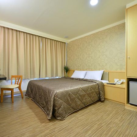 台南 英王商旅酒店 外观 照片
